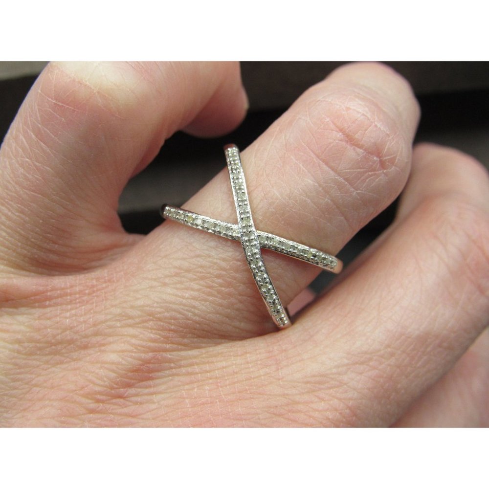 Size 7.75 Sterling Silver Woven Style Diamond Chips Band Ring - Picture 3 of 8